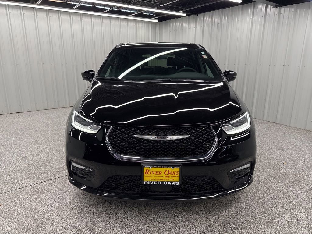 Used 2026 Chrysler Pacifica Select FWD image 2