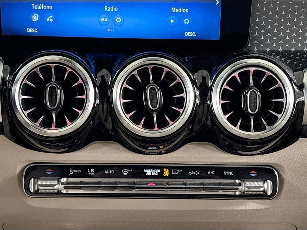 Used 2025 Mercedes-Benz GLB 250 image 18