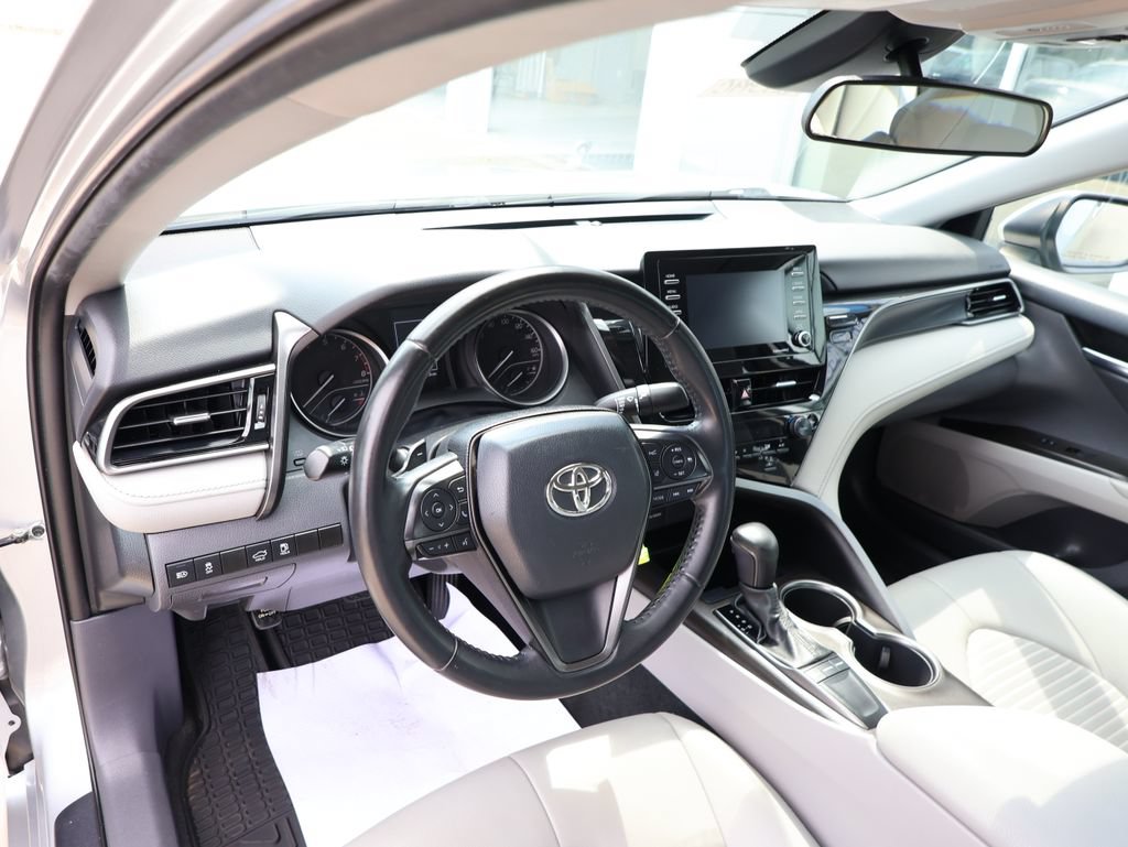 Used 2022 Toyota Camry SE FWD image 21