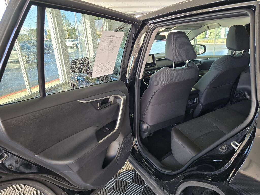 Used 2025 Toyota RAV4 LE image 35