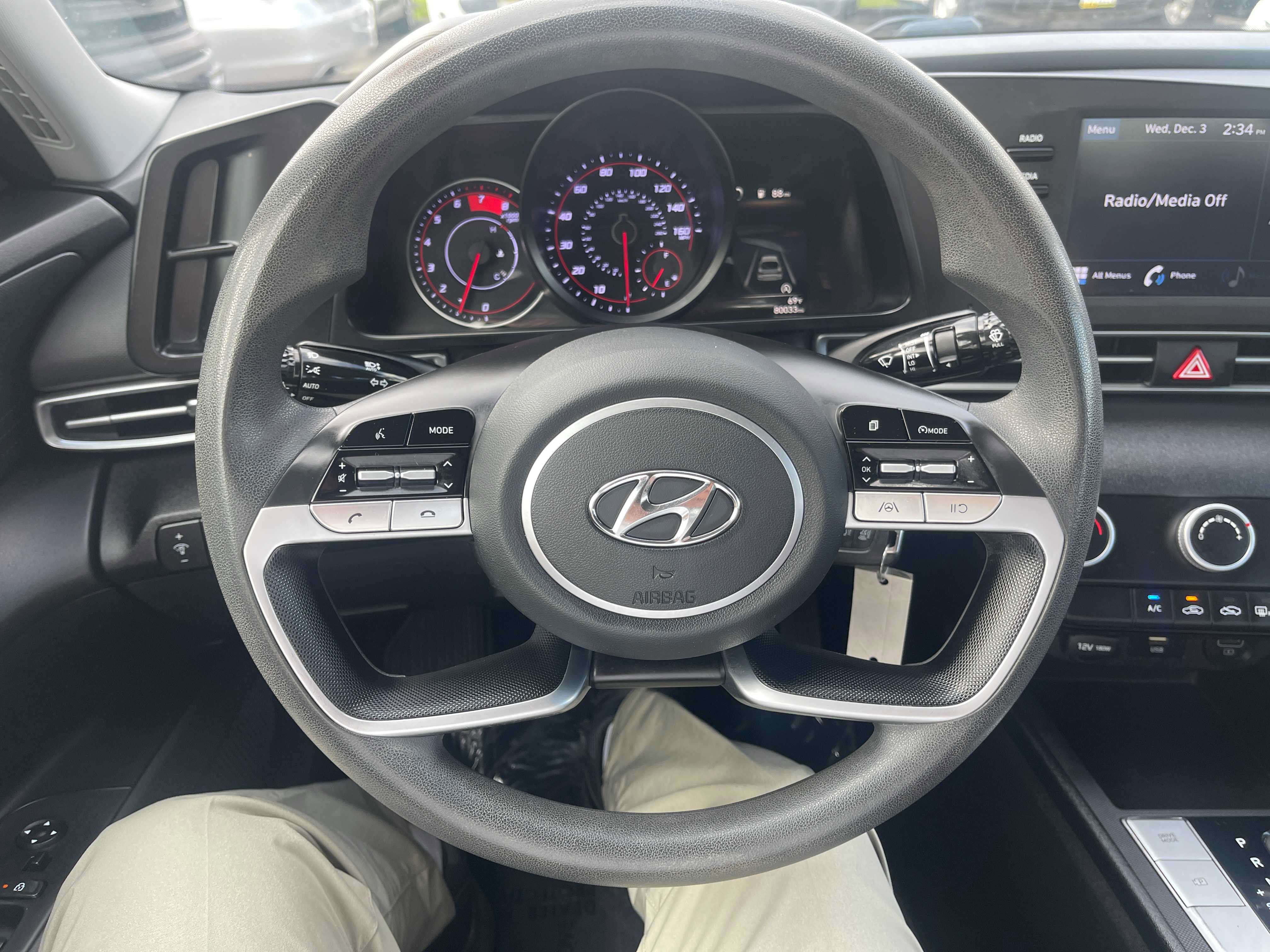 Used 2021 Hyundai Elantra SE FWD image 23
