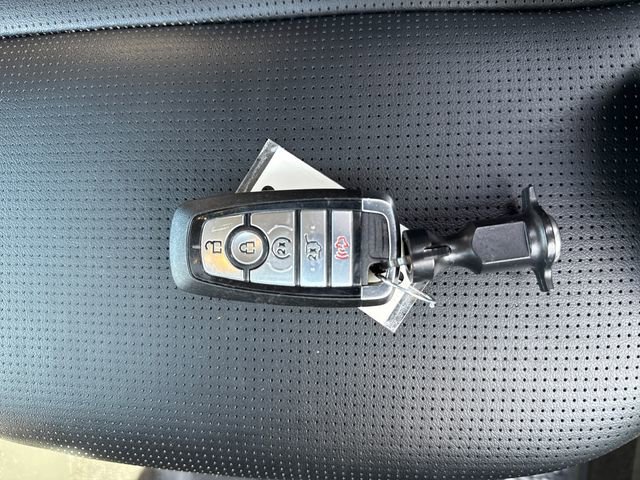 Used 2025 Ford Escape Platinum image 34