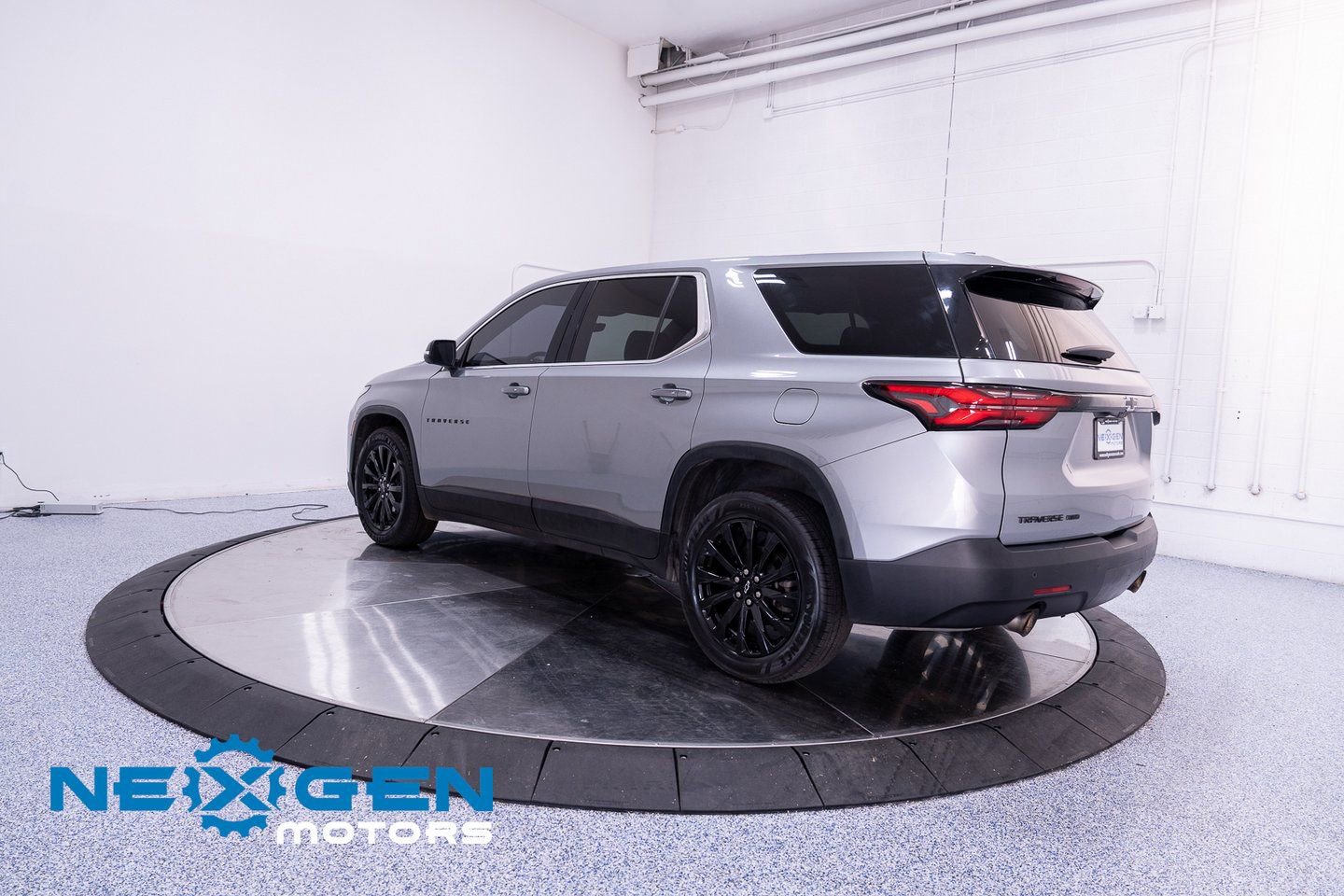 Used 2023 Chevrolet Traverse RS w/ LPO, Floor Liner Package image 34