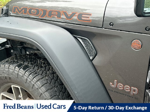 Used 2024 Jeep Gladiator Mojave w/ Technology Group AWD/4WD image 25