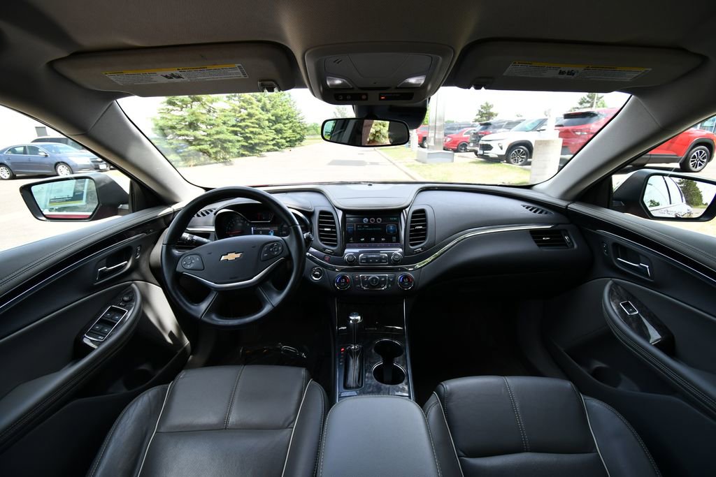 Used 2015 Chevrolet Impala LTZ FWD image 3