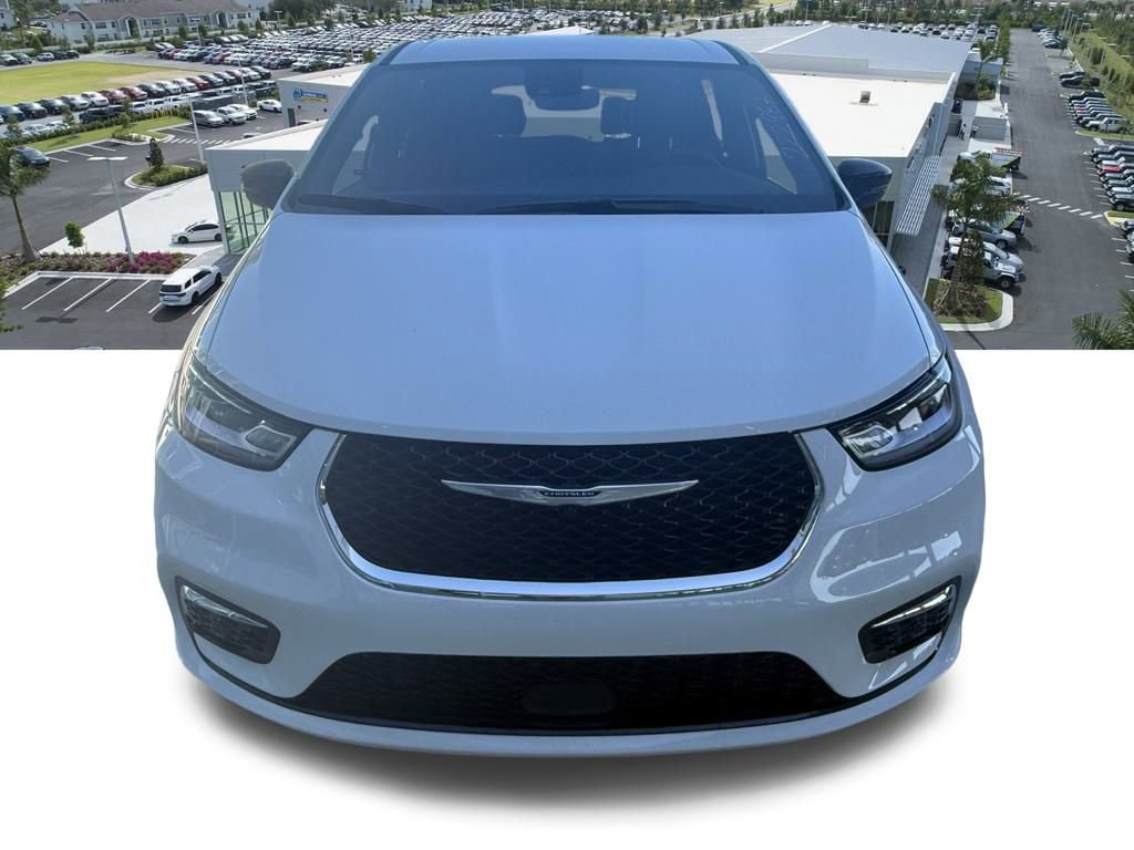 New 2026 Chrysler Pacifica Select image 9
