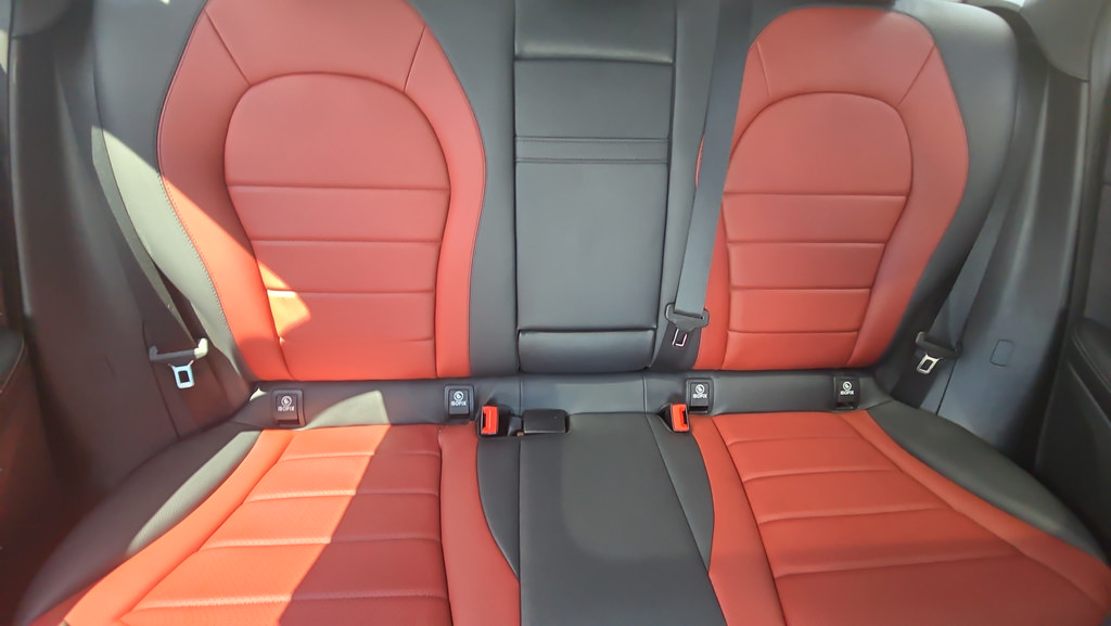 Used 2021 Mercedes-Benz GLC 300 4MATIC image 23