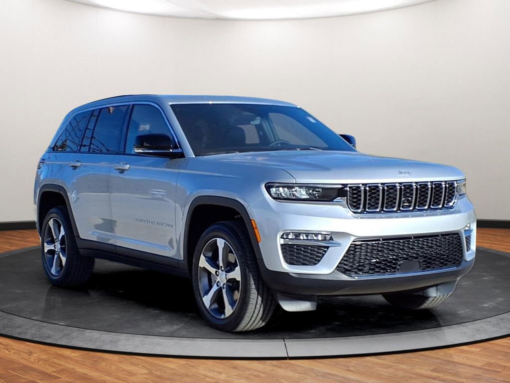 New 2025 Jeep Grand Cherokee Limited w/ Trailer Tow Package image 15