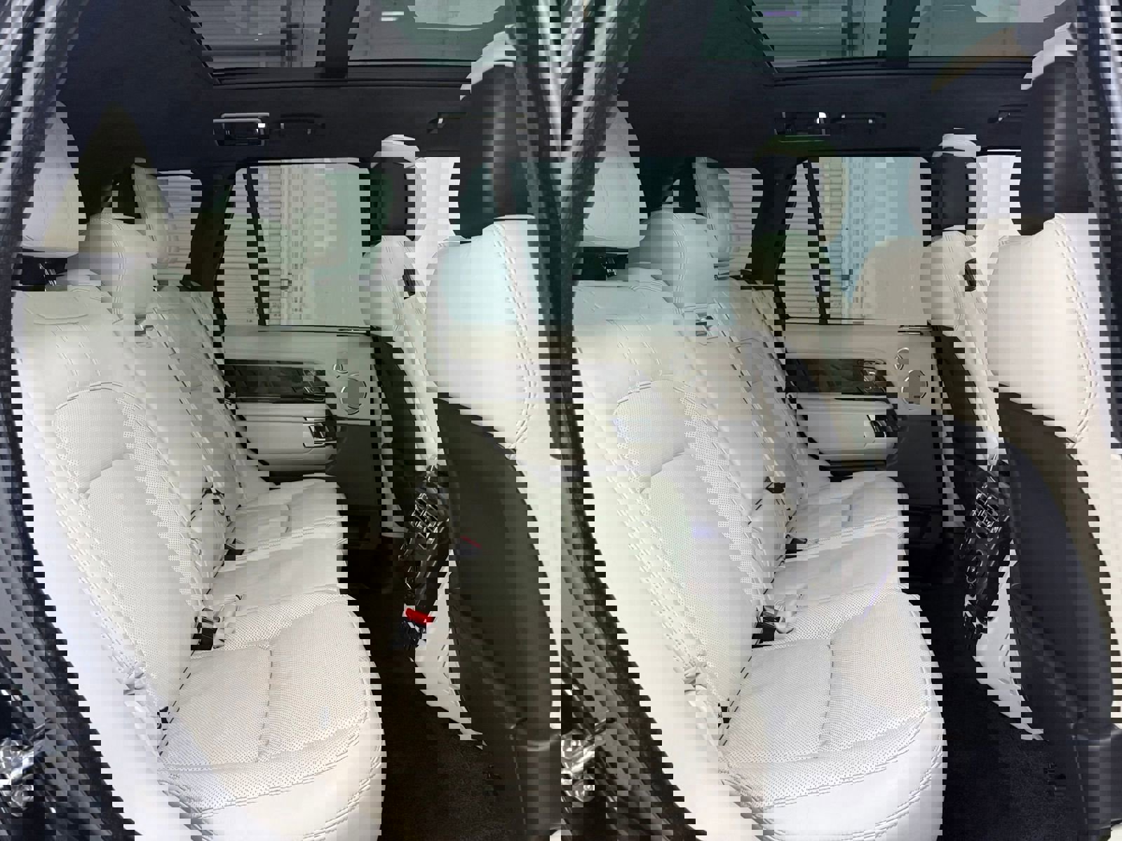 Used 2019 Land Rover Range Rover Supercharged image 36