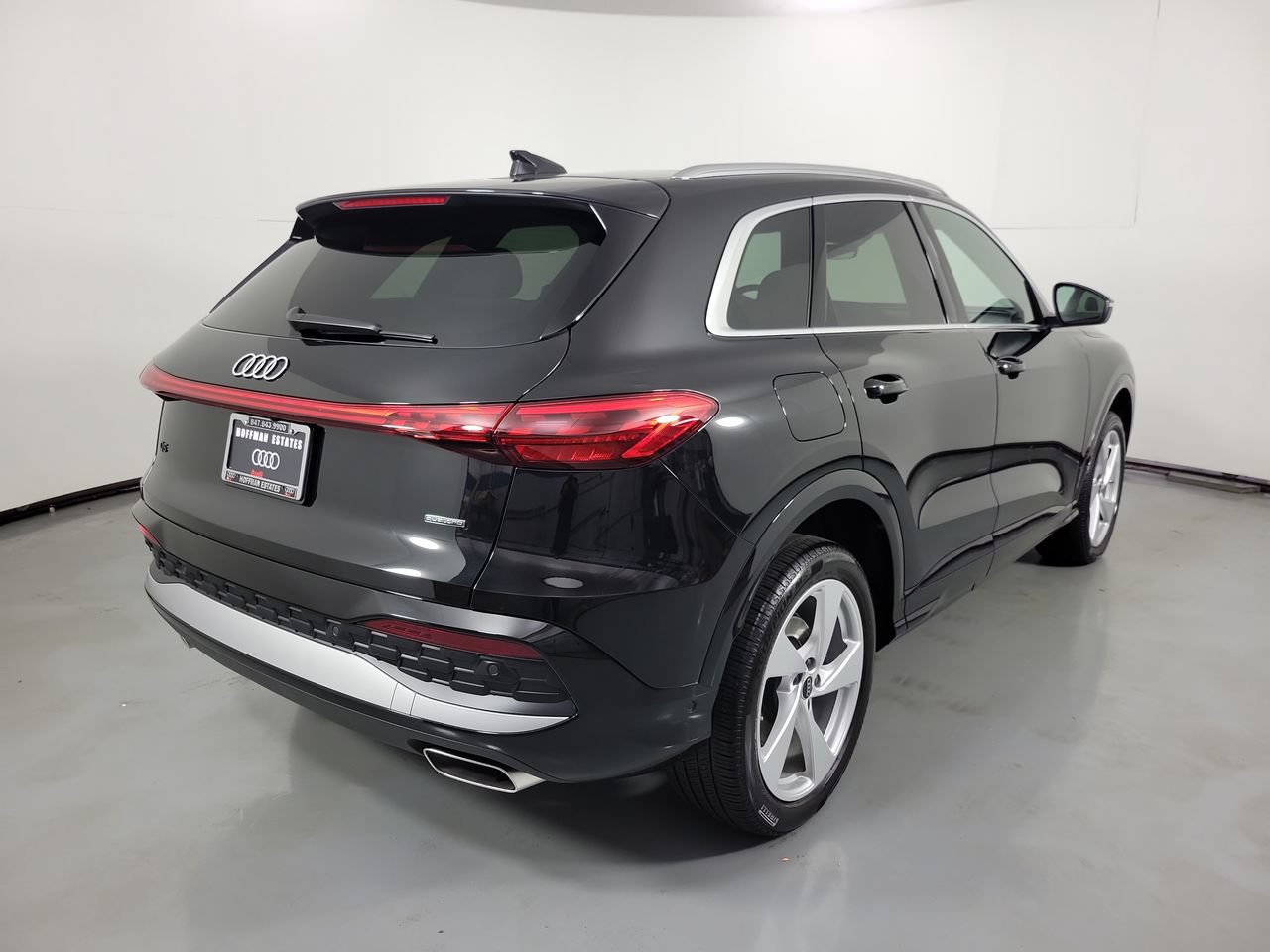 Used 2025 Audi Q5 Premium Plus w/ Premium Plus AWD/4WD image 9