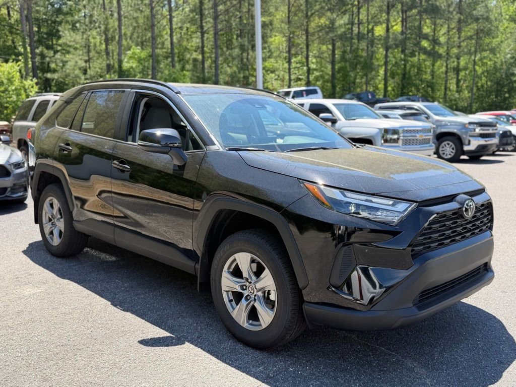 Used 2025 Toyota RAV4 XLE w/ Convenience Package image 4