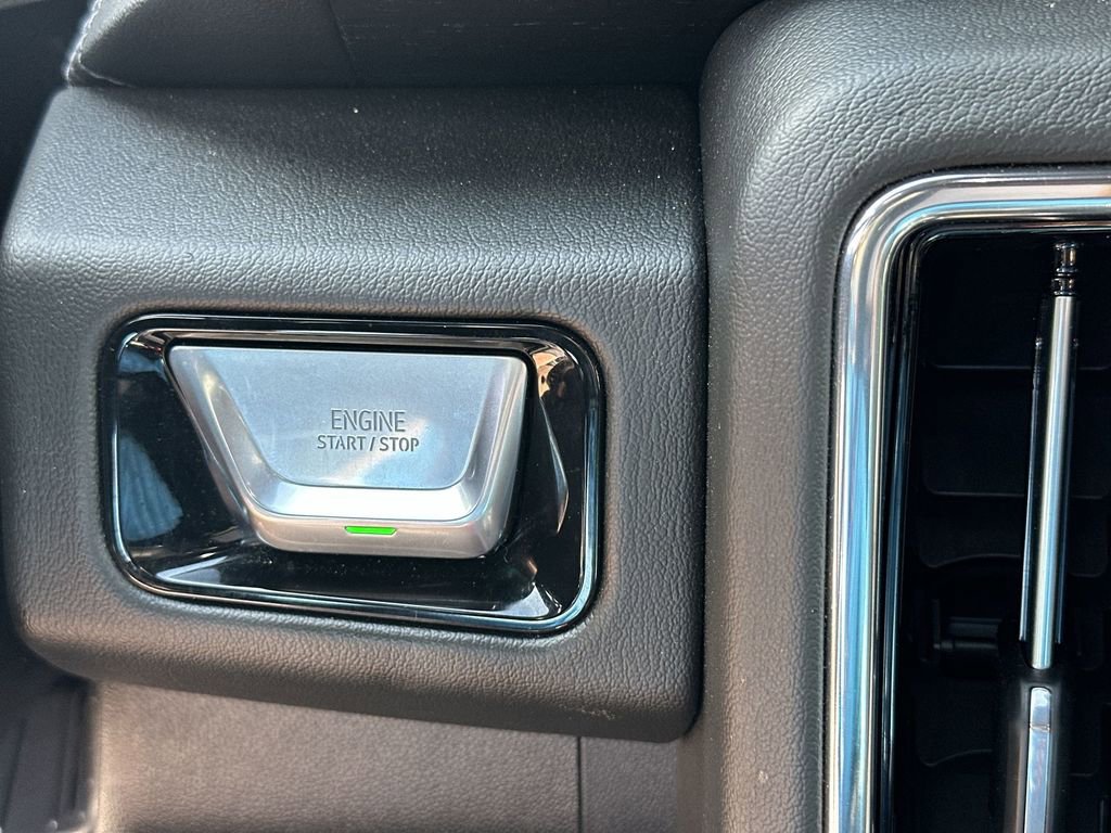 Certified 2025 GMC Yukon XL Denali AWD/4WD image 17
