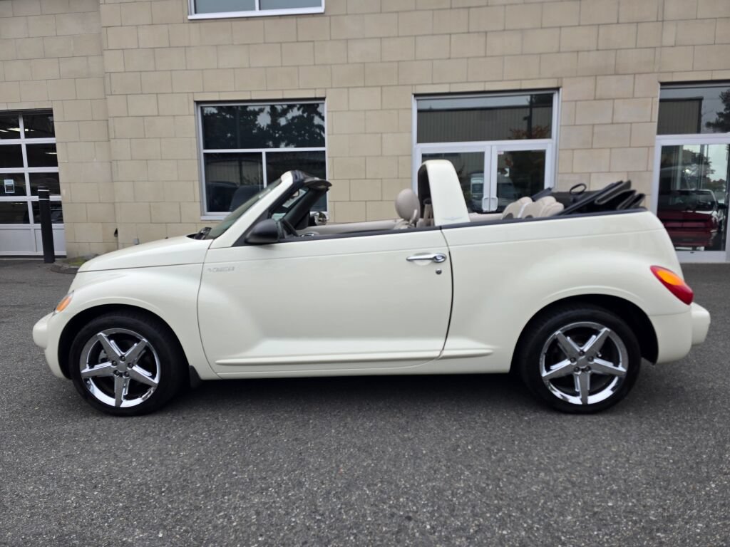 Used 2005 Chrysler PT Cruiser GT FWD image 2