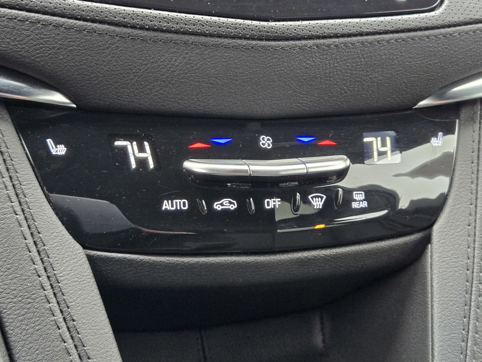 Certified 2025 Cadillac XT5 Premium Luxury image 20