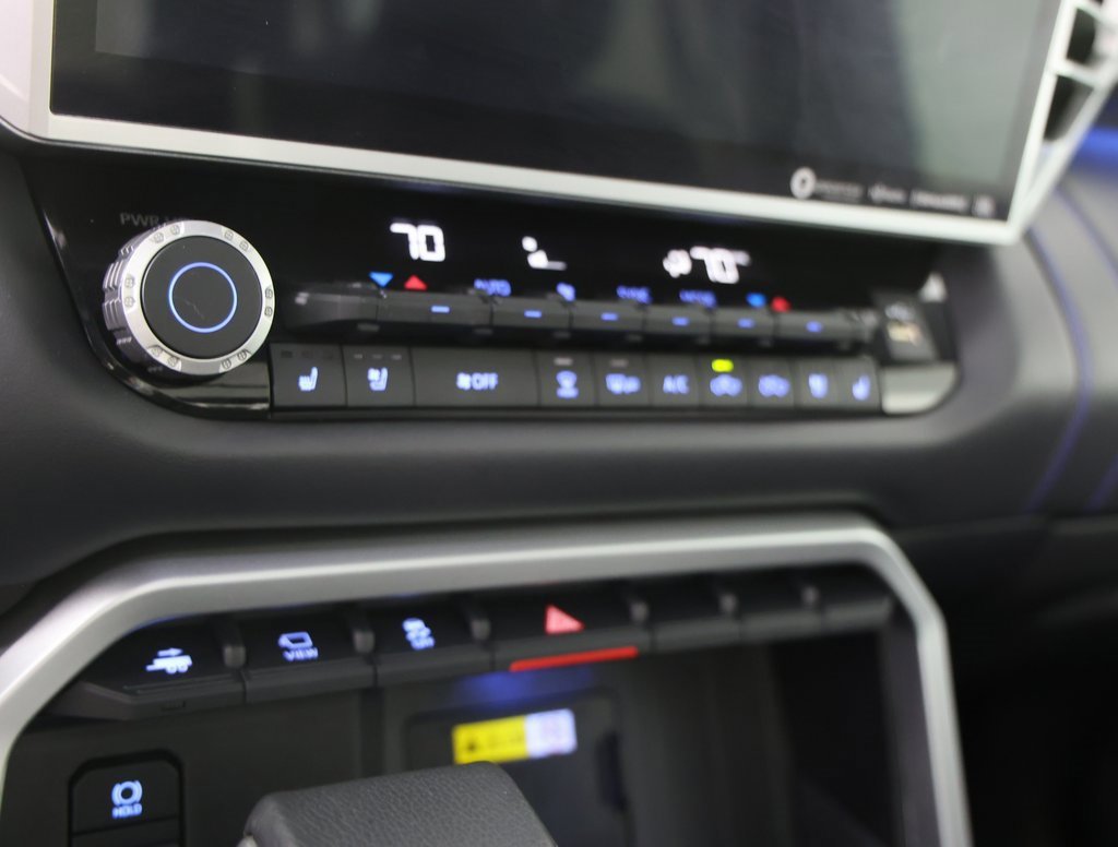 Used 2024 Toyota Tundra Platinum image 8