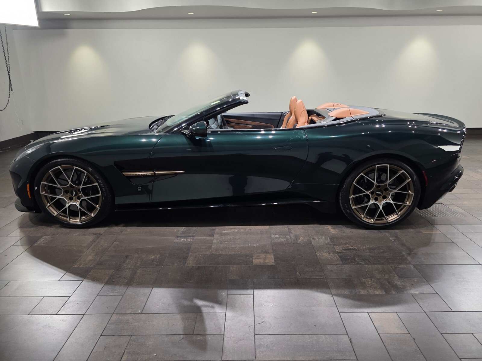 Used 2026 Aston Martin Vanquish 60th Anniversary Edition RWD image 22