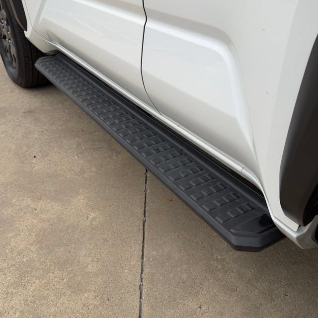 Used 2025 Toyota 4Runner SR5 AWD/4WD image 17