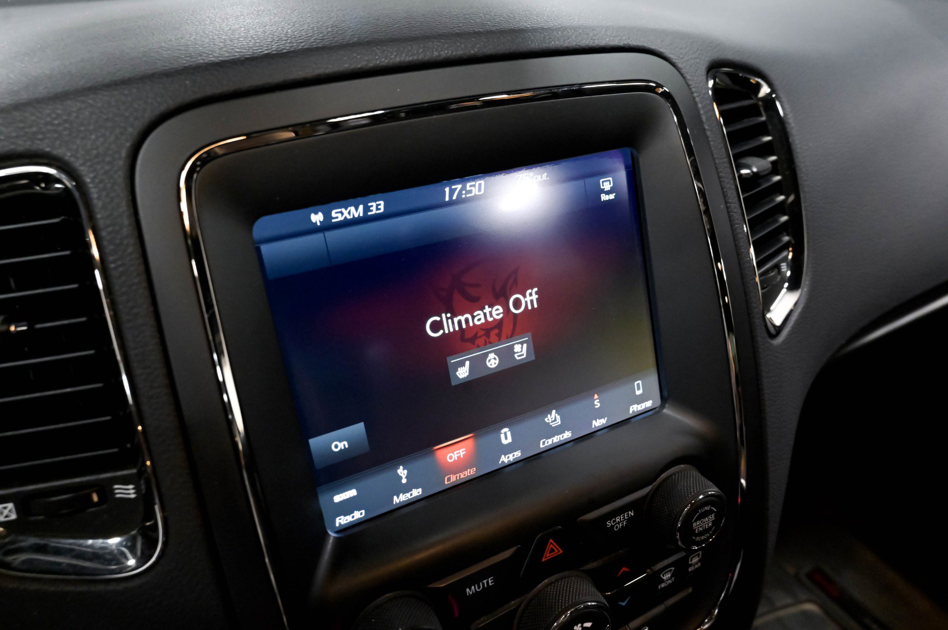 Used 2018 Dodge Durango R/T w/ Technology Group AWD/4WD image 11