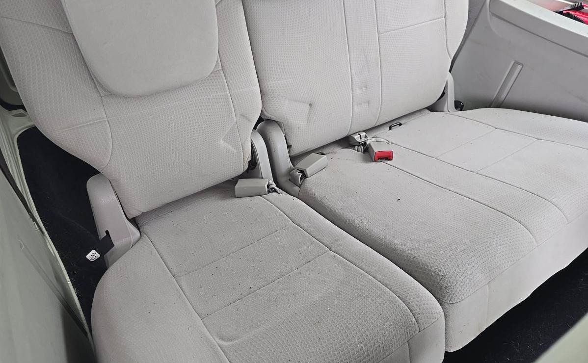 Used 2011 Chrysler Town & Country Touring FWD image 12
