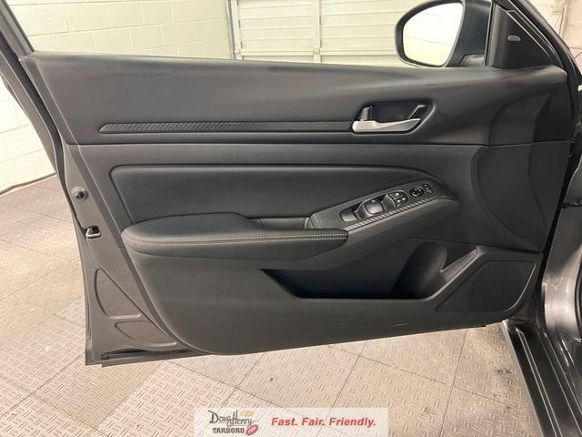 Used 2025 Nissan Altima 2.5 SV FWD image 28