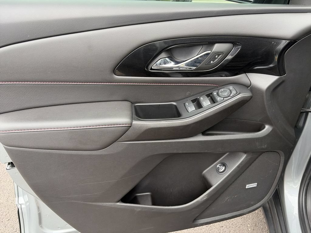Used 2023 Chevrolet Traverse RS w/ LPO, Floor Liner Package AWD/4WD image 13