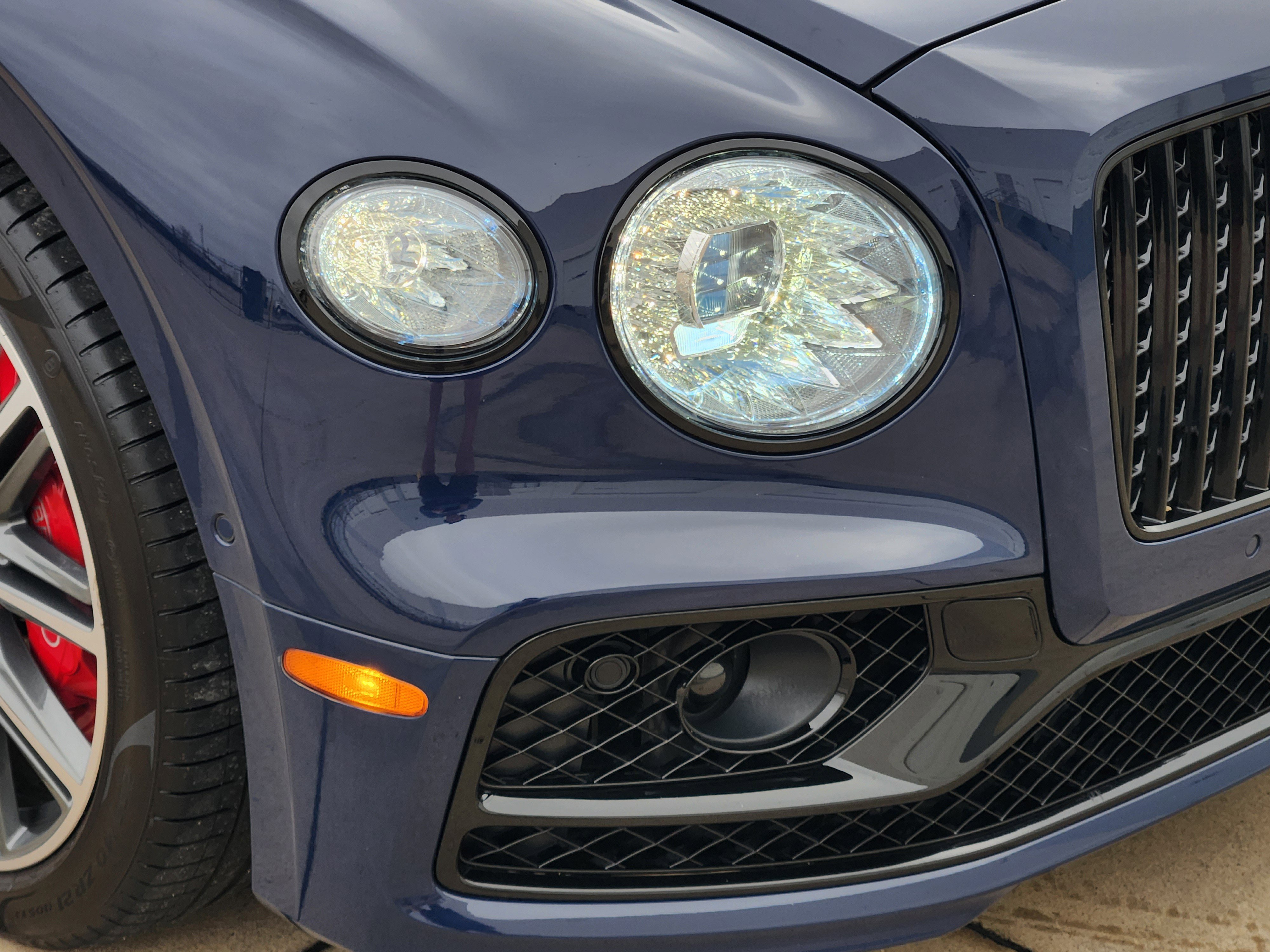 Used 2021 Bentley Flying Spur W12 image 7