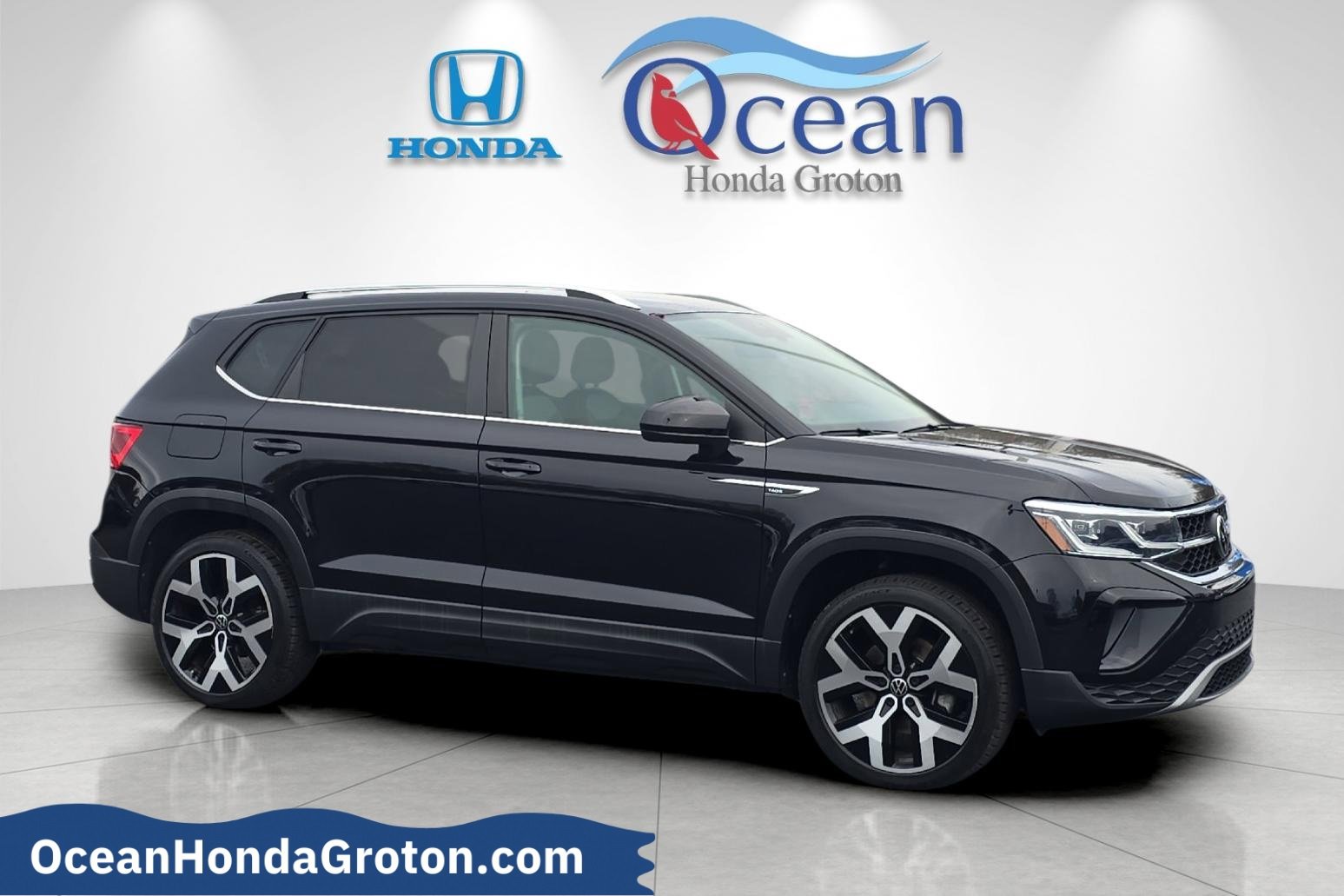 Used 2022 Volkswagen Taos SEL image 2