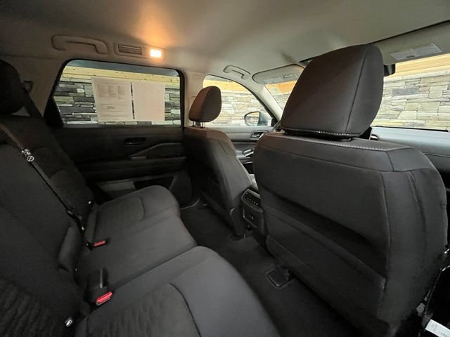 Used 2025 Nissan Pathfinder SV AWD/4WD image 33