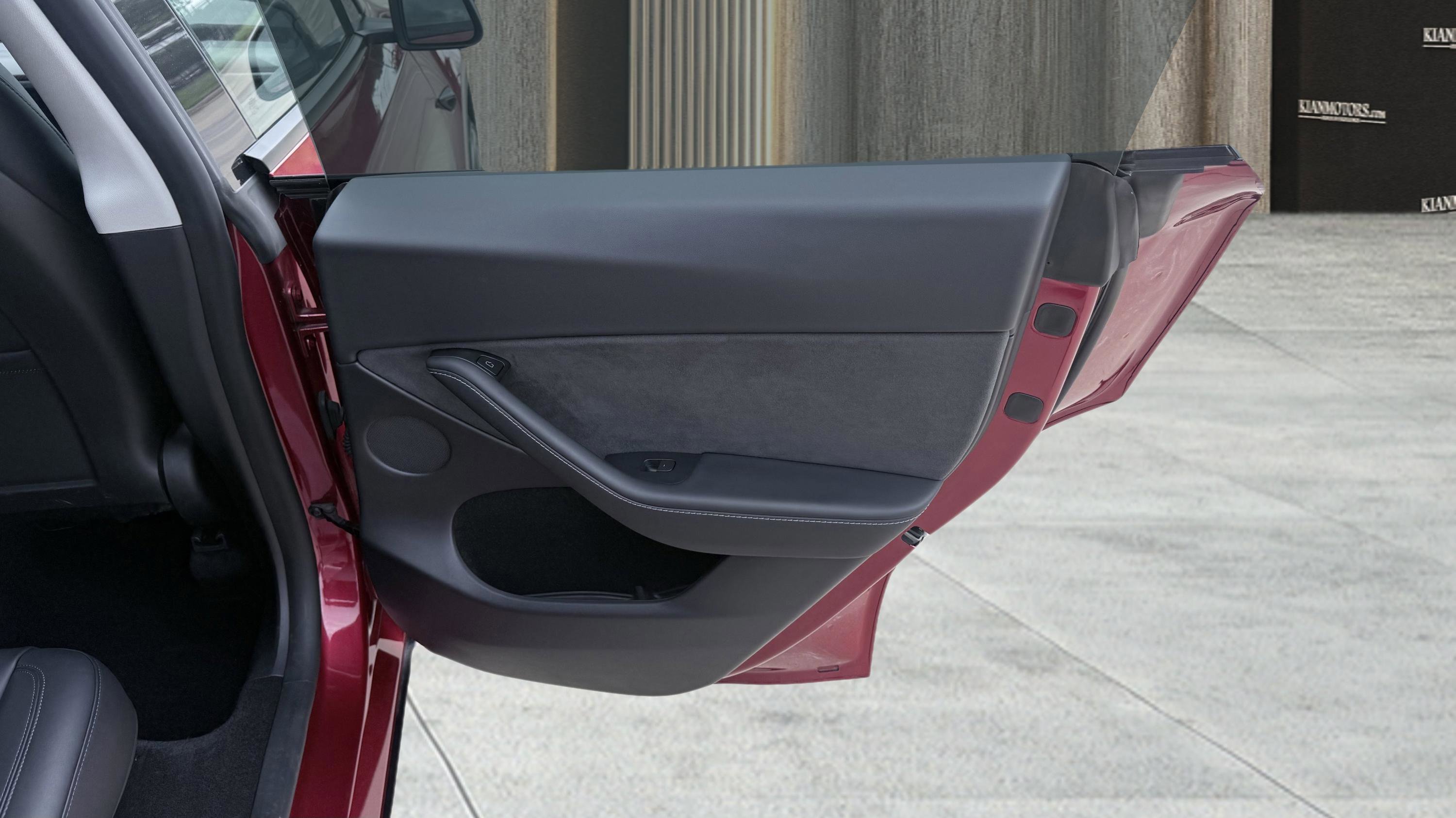 Used 2024 Tesla Model Y Performance image 26