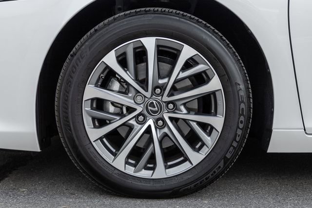 Used 2025 Lexus ES 350 w/ Accessory Package (Z2) FWD image 14