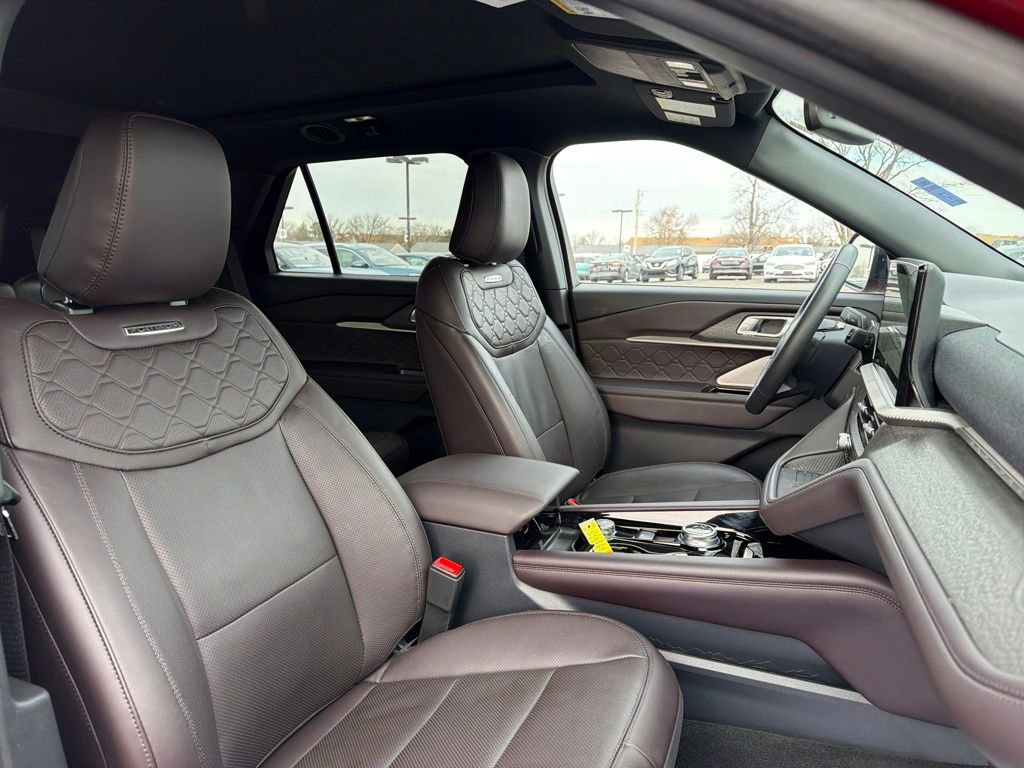 Used 2025 Ford Explorer Platinum w/ Ultimate Package image 30