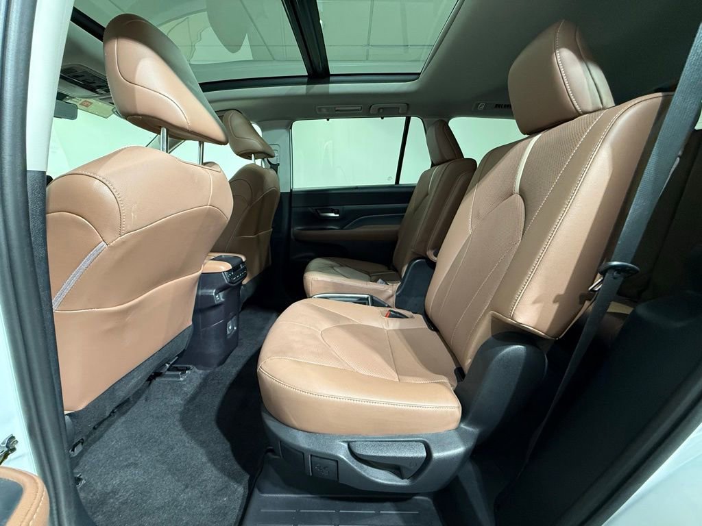 Certified 2024 Toyota Grand Highlander AWD image 20