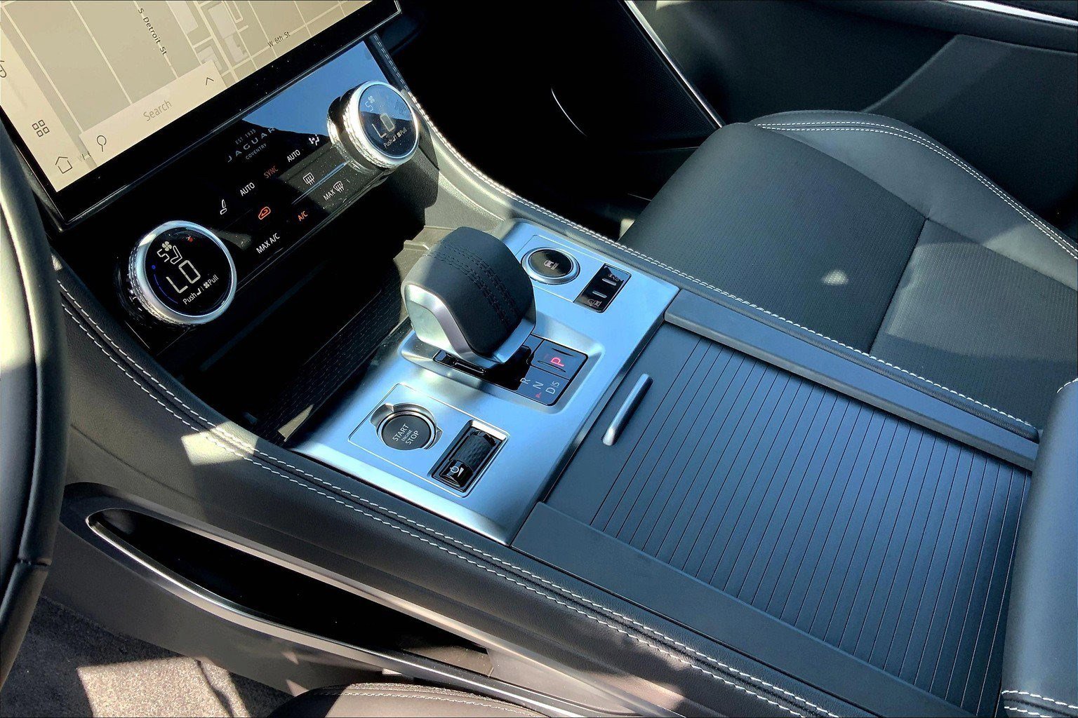 New 2026 Jaguar F-PACE R-Dynamic S image 7