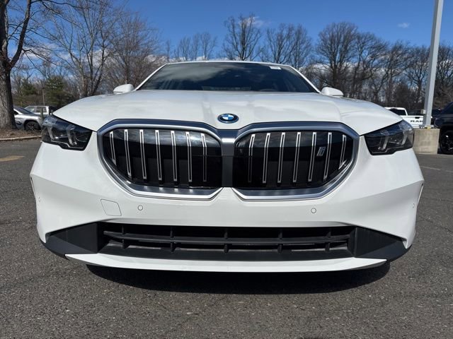Used 2024 BMW i5 eDrive40i w/ M Sport Package RWD image 2