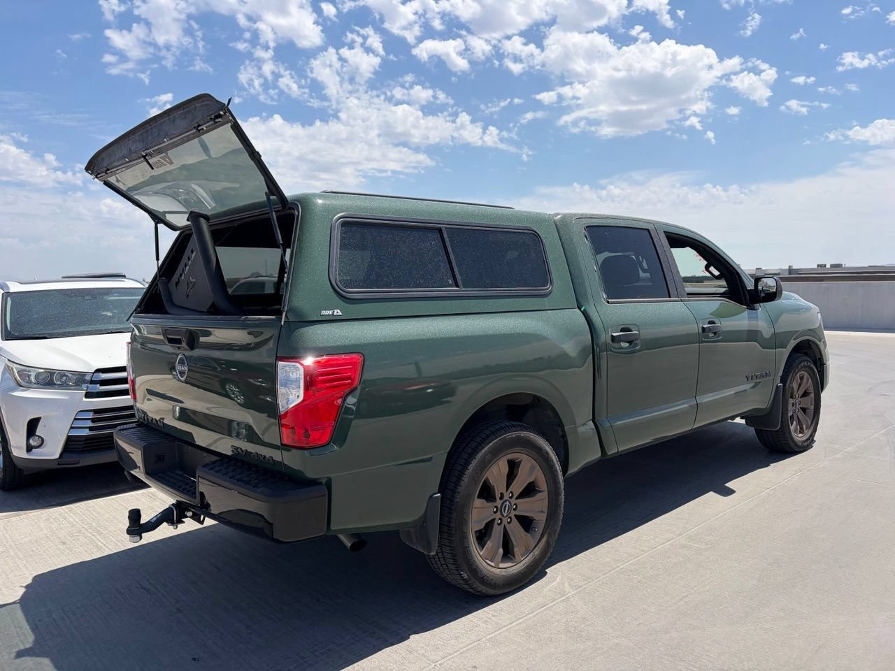 Used 2024 Nissan Titan SV w/ SV Bronze Edition Package AWD/4WD image 2