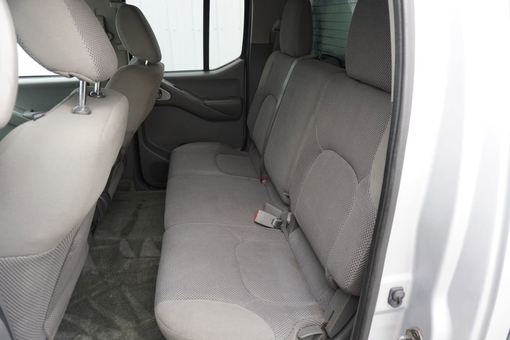 Used 2012 Nissan Frontier SV image 25