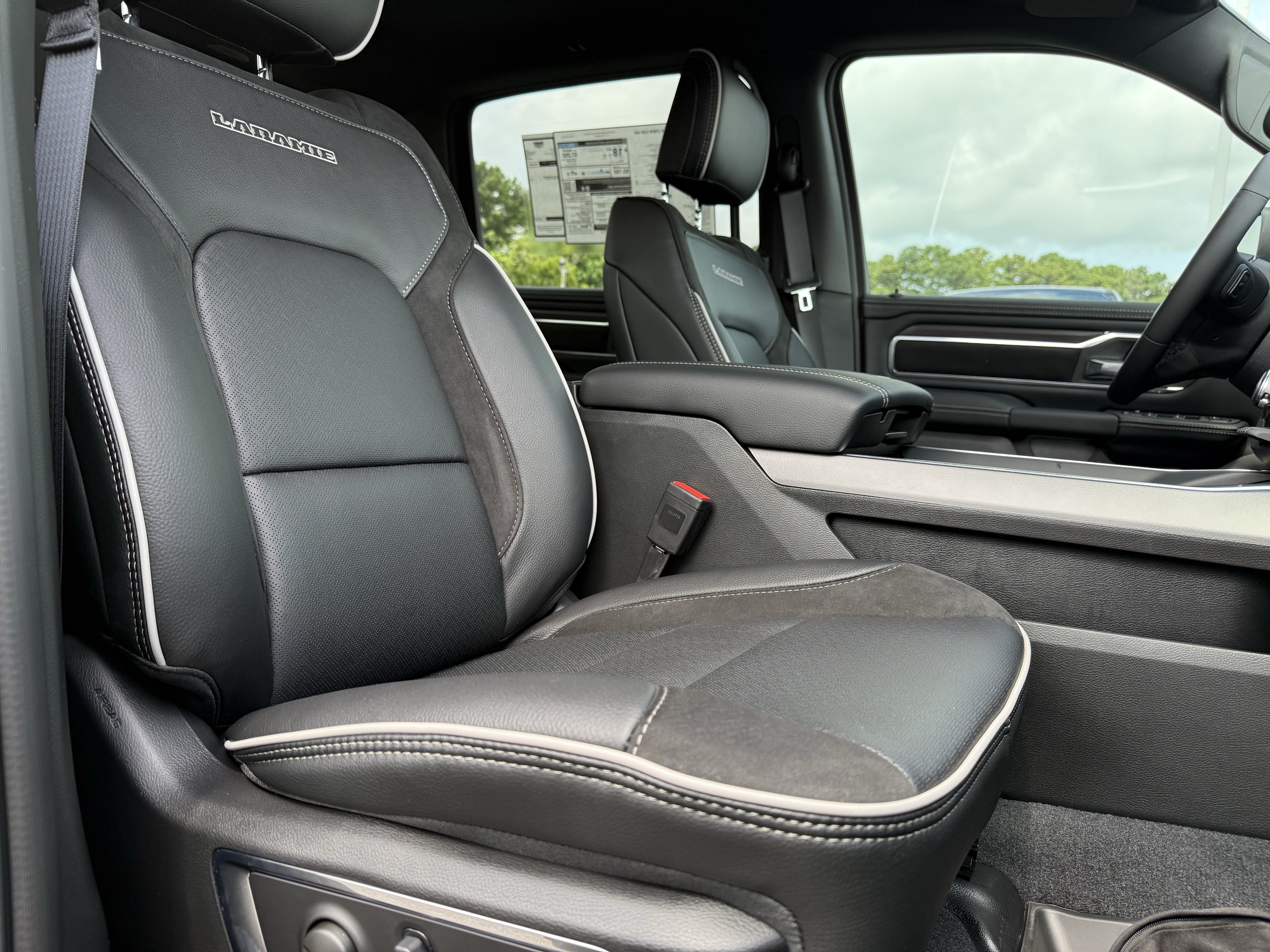 New 2026 RAM 1500 Laramie w/ Night Edition AWD/4WD image 30