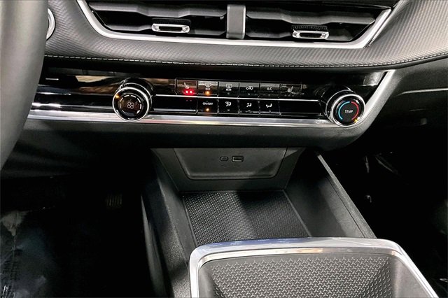 Used 2025 Chevrolet Equinox LT image 15