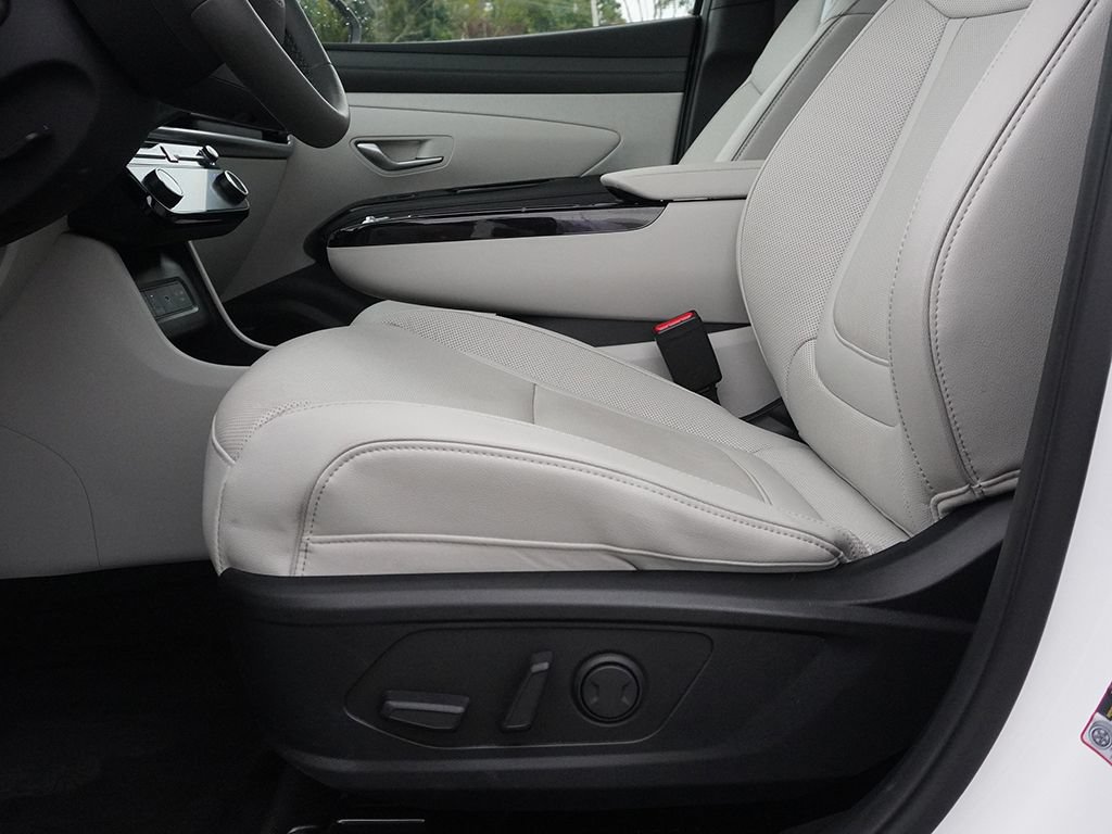 Used 2025 Hyundai Tucson Limited AWD/4WD image 34
