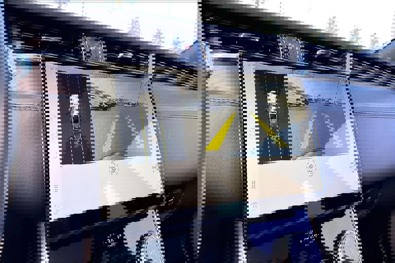 Used 2022 Jaguar XF SE image 23