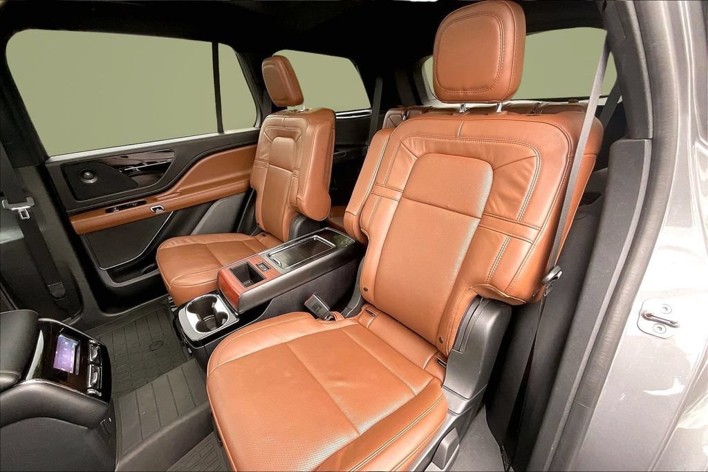 Certified 2023 Lincoln Aviator Reserve w/ Equipment Group 201A RWD image 23