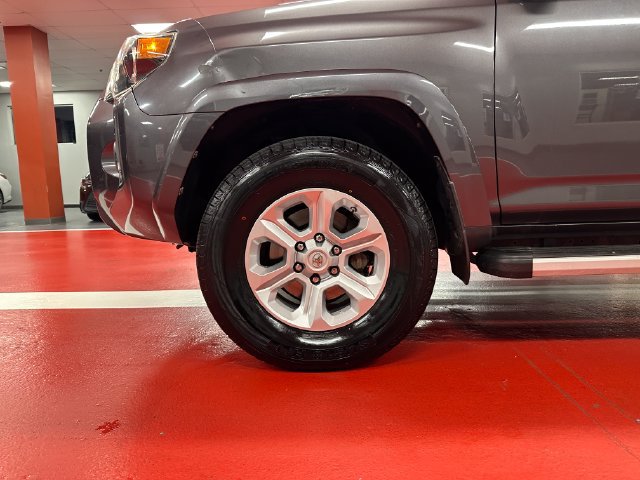 Certified 2018 Toyota 4Runner SR5 AWD/4WD image 26