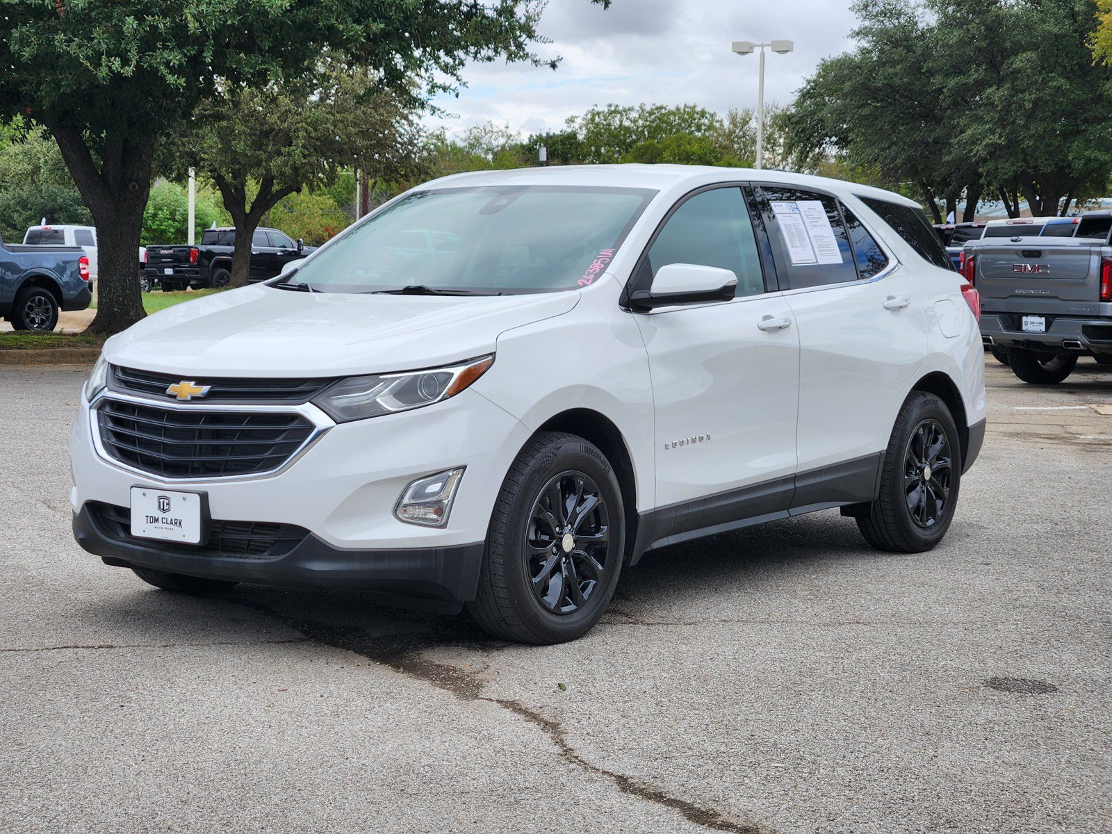Used 2019 Chevrolet Equinox LT w/ Driver Convenience Package FWD image 2