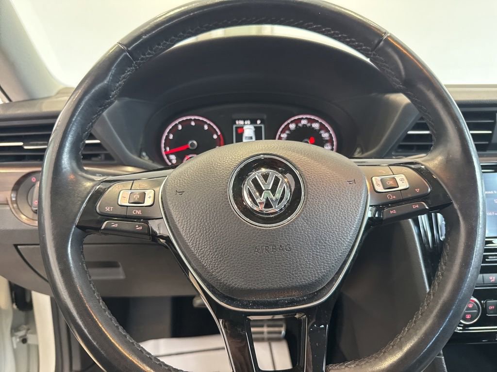 Used 2020 Volkswagen Passat 2.0T SEL image 22