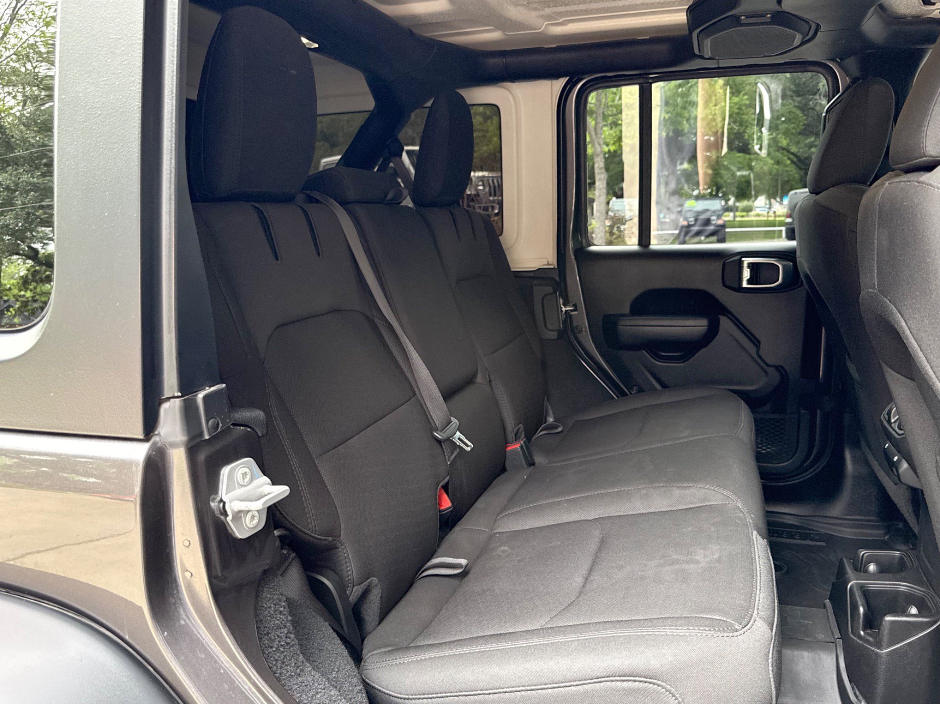 Used 2023 Jeep Wrangler Unlimited AWD/4WD image 42