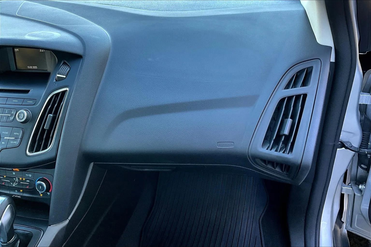 Used 2016 Ford Focus SE w/ Equipment Group 201A image 16