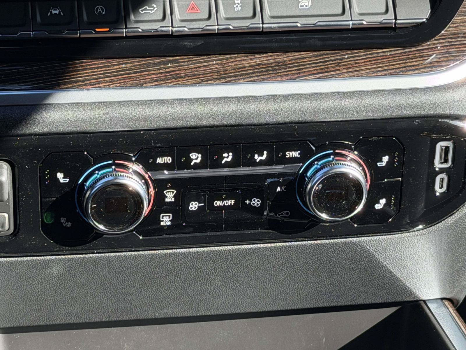 New 2026 GMC Sierra 1500 Elevation w/ Preferred Package AWD/4WD image 13
