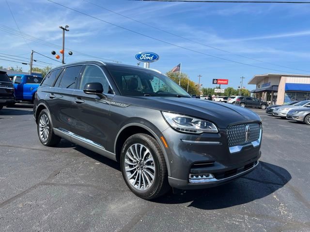 Used 2020 Lincoln Aviator Reserve w/ Equipment Group 201A image 8