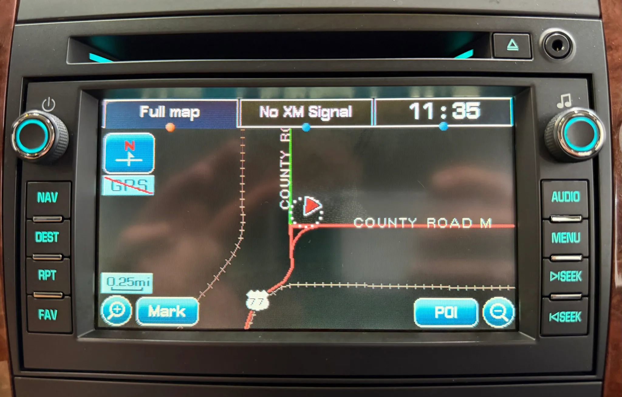 Used 2007 Chevrolet Suburban 2500 LT w/ LT Preferred Equipment Group AWD/4WD image 27