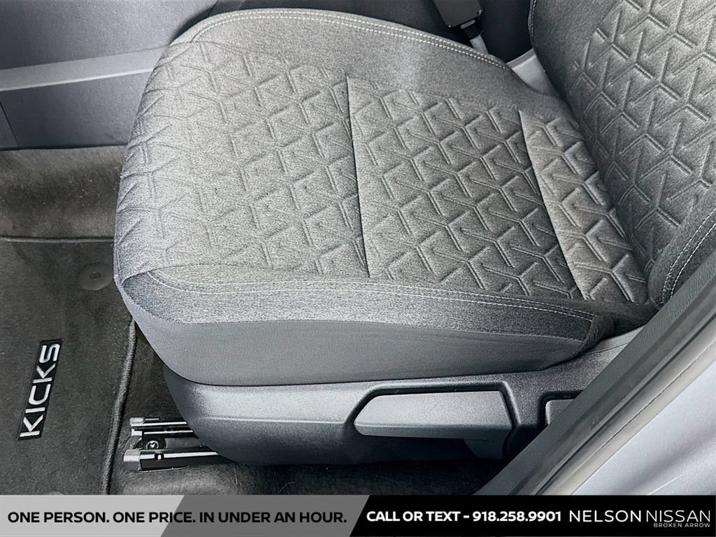Certified 2025 Nissan Kicks SV AWD/4WD image 17